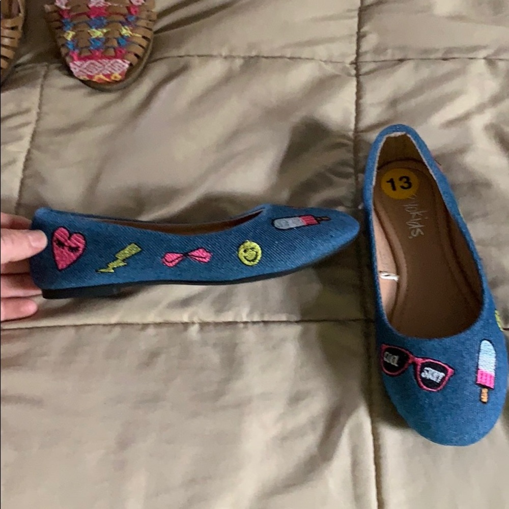 Size 13 girls flats